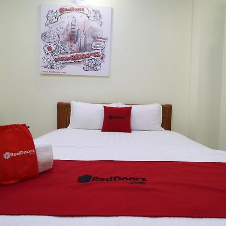 Reddoorz Plus @ Dong Den Street Hotel Ho Chi Minh-stad Buitenkant foto