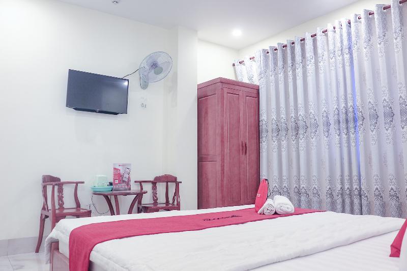 Reddoorz Plus @ Dong Den Street Hotel Ho Chi Minh-stad Buitenkant foto