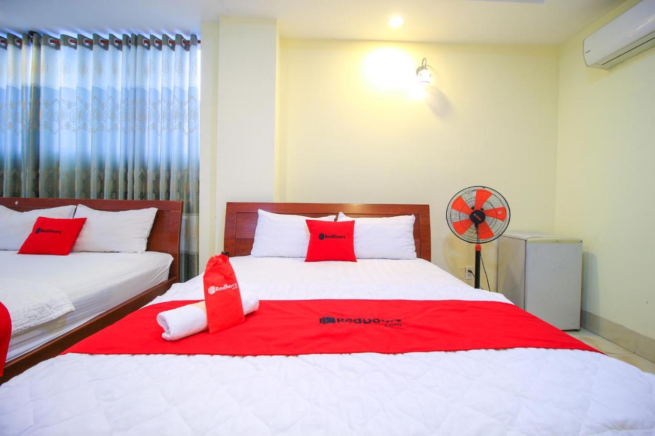 Reddoorz Plus @ Dong Den Street Hotel Ho Chi Minh-stad Buitenkant foto