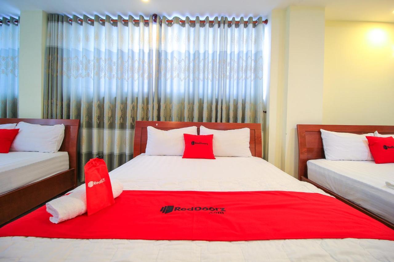 Reddoorz Plus @ Dong Den Street Hotel Ho Chi Minh-stad Buitenkant foto