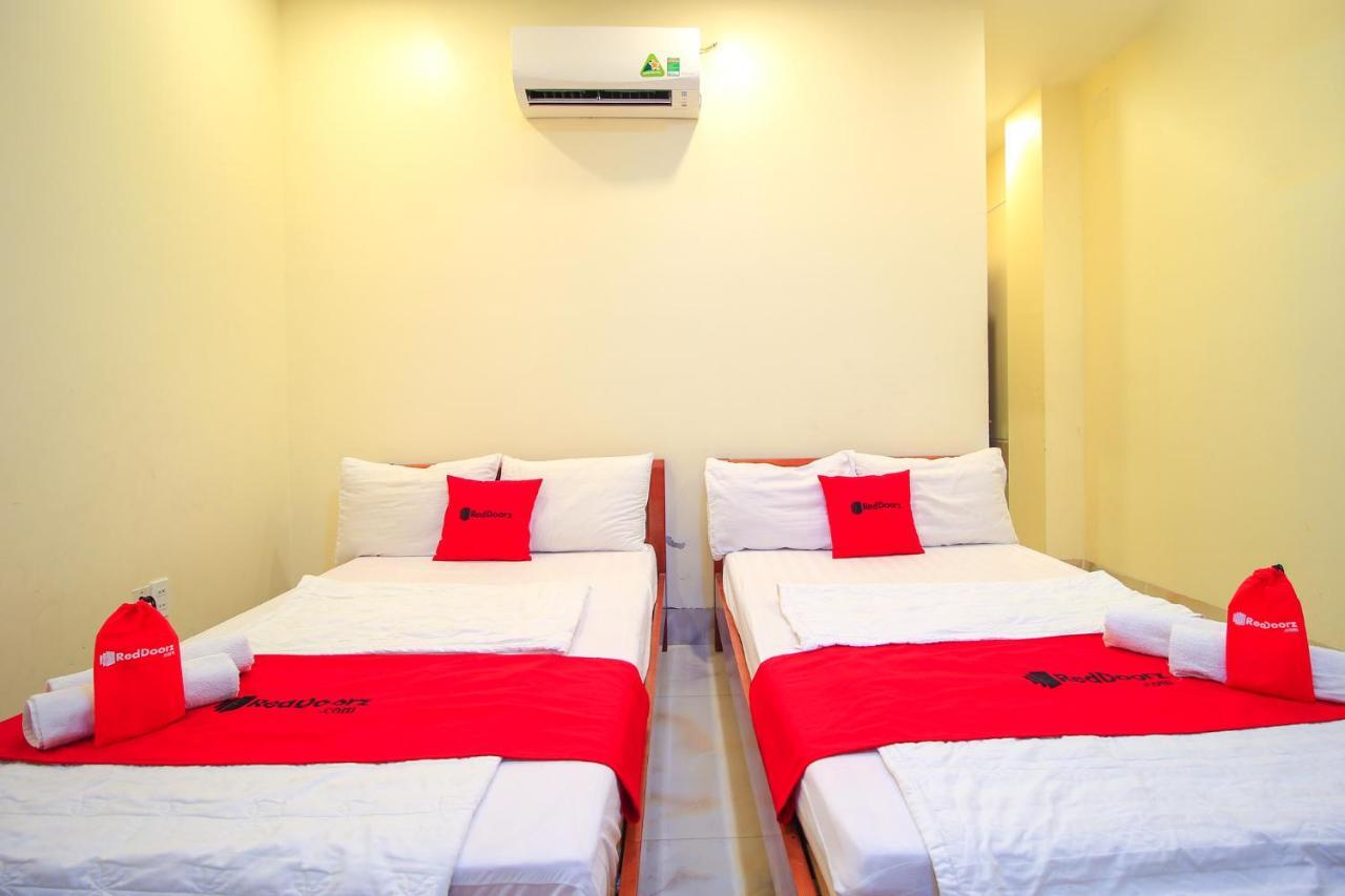 Reddoorz Plus @ Dong Den Street Hotel Ho Chi Minh-stad Buitenkant foto