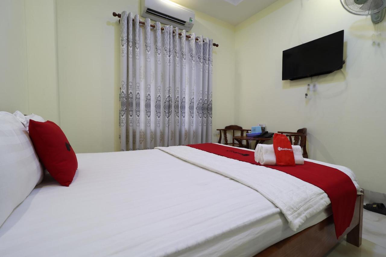 Reddoorz Plus @ Dong Den Street Hotel Ho Chi Minh-stad Buitenkant foto