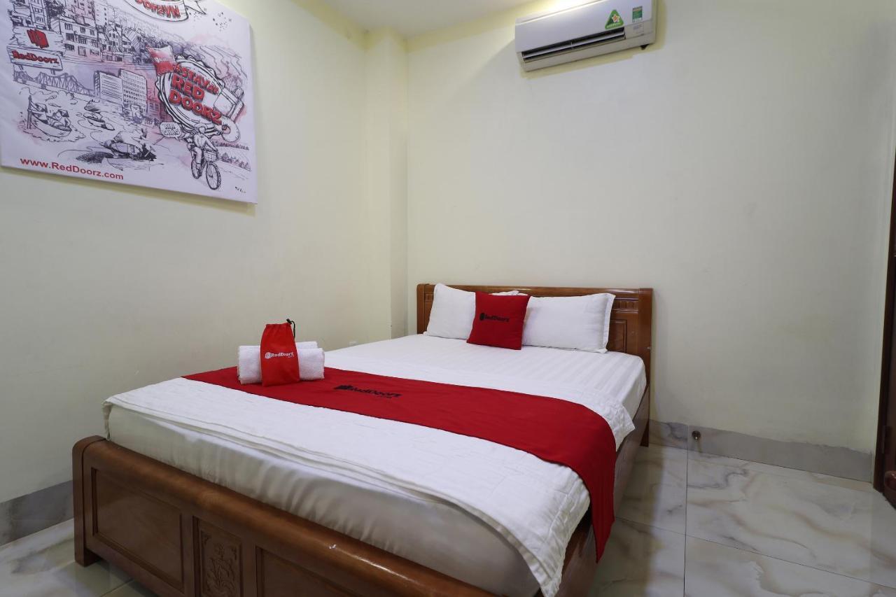 Reddoorz Plus @ Dong Den Street Hotel Ho Chi Minh-stad Buitenkant foto