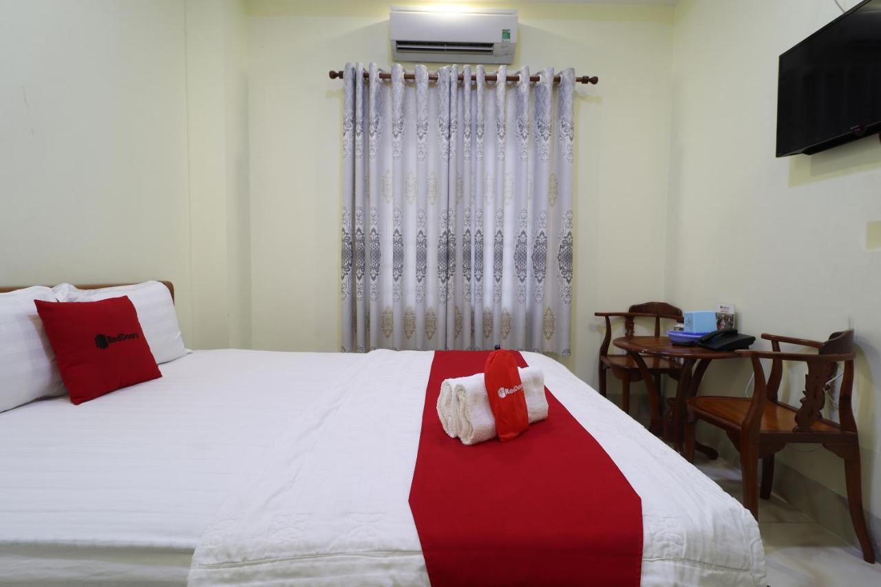 Reddoorz Plus @ Dong Den Street Hotel Ho Chi Minh-stad Buitenkant foto
