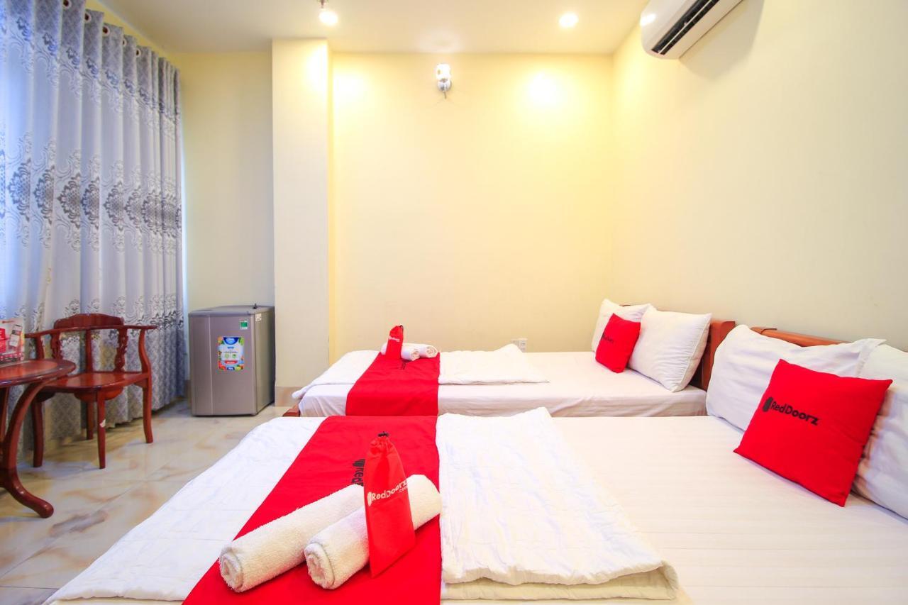 Reddoorz Plus @ Dong Den Street Hotel Ho Chi Minh-stad Buitenkant foto